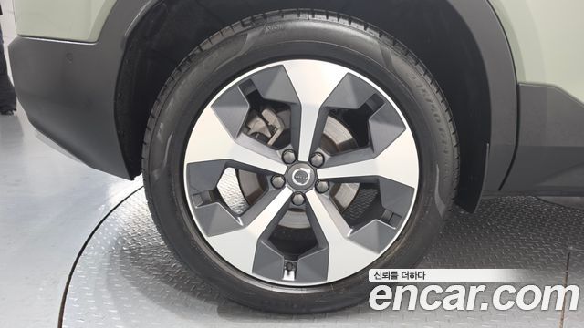 Volvo XC40 B4 Ultimate Bright - фото 4