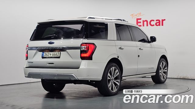 Ford Expedition Platinum 4WD 7Seater - фото 1