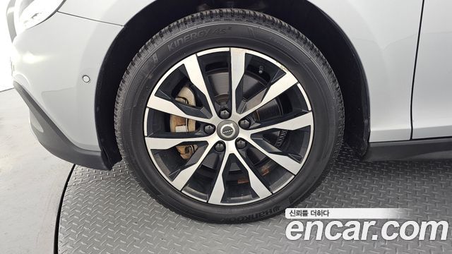 Volvo V40 Cross Country D3 - фото 4