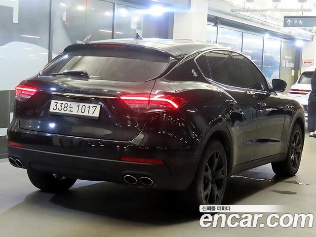 Maserati Levante 3.0 Diesel AWD Sport - фото 3