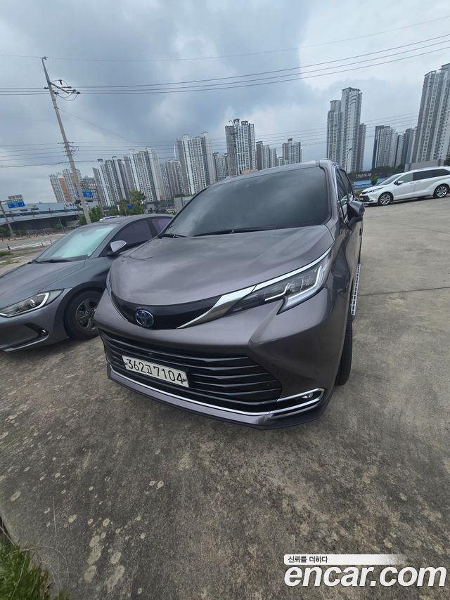 Toyota Sienna 4-го поколения 2.5 Hybrid AWD - фото 0
