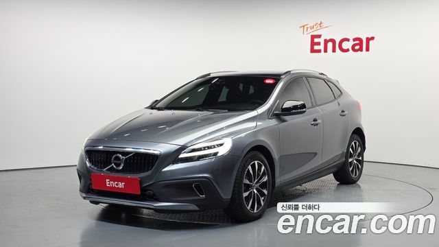 Volvo V40 Cross Country D3 - фото 0