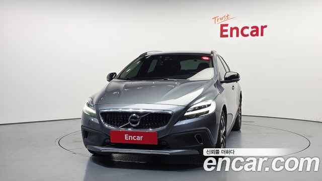 Volvo V40 Cross Country D3 - фото 2