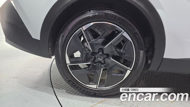 Peugeot 408 1.2 Pure Tech GT - фото 4