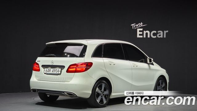 Mercedes-Benz B-Class W246 B220 - фото 1