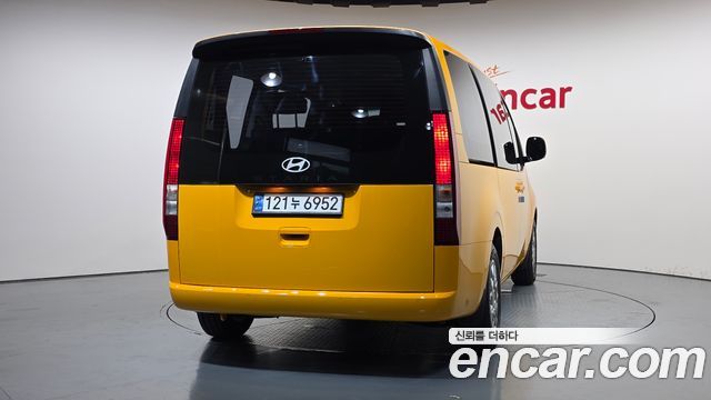 Hyundai Staria HEV 1.6 Tourer 9-Seater Modern - фото 3