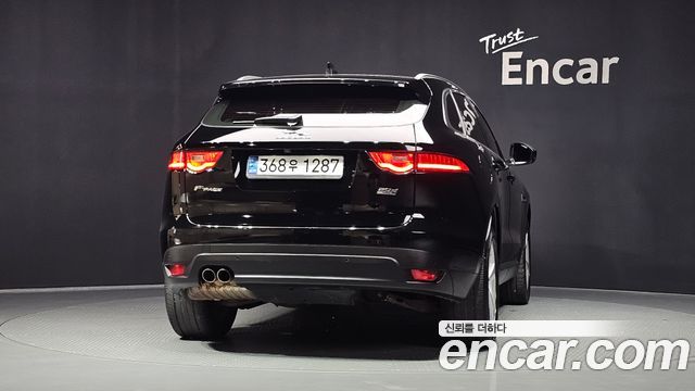 Jaguar F-PACE 20d Prestige - фото 3