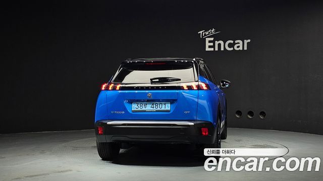 Peugeot 2008 2-го поколения EV GT - фото 3