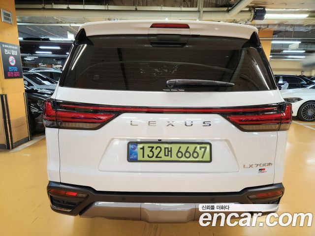 Lexus LX 4-го поколения 700h VIP - фото 4