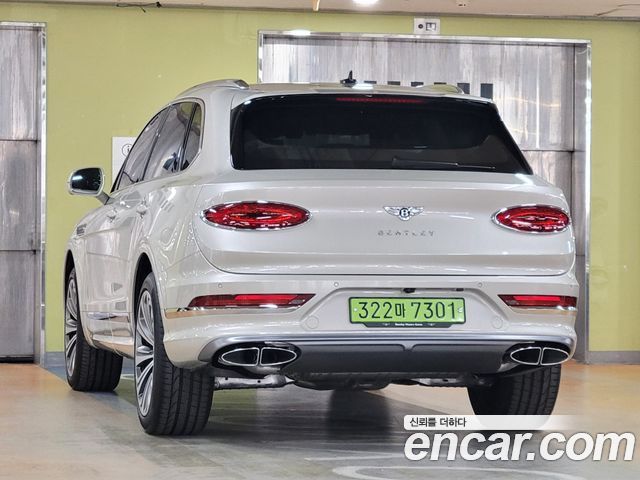 Bentley Bentayga 4.0 V8 Atelier Edition - фото 4