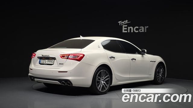 Maserati Ghibli 3.0 GranLusso 3rd - фото 1