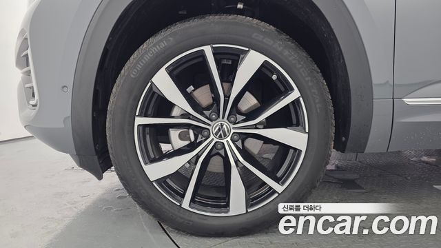 Volkswagen Atlas 2.0 TSI R-LINE 7-Seater - фото 4
