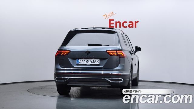 Volkswagen Tiguan Allspace 2.0 TSI Prestige - фото 3