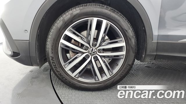 Volkswagen Tiguan Allspace 2.0 TSI Prestige - фото 4