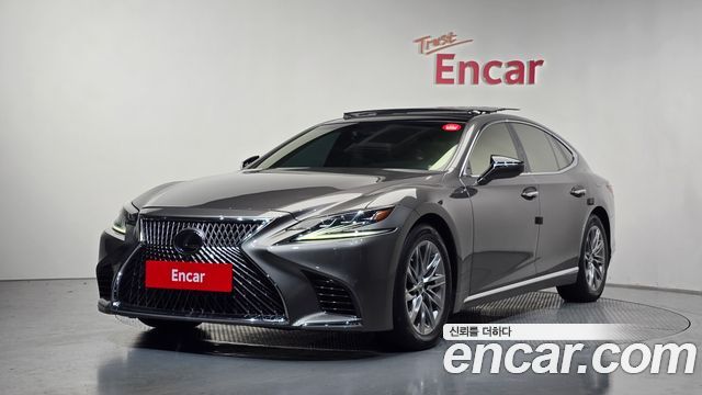 Lexus LS 500 3.5 Luxury AWD - фото 0