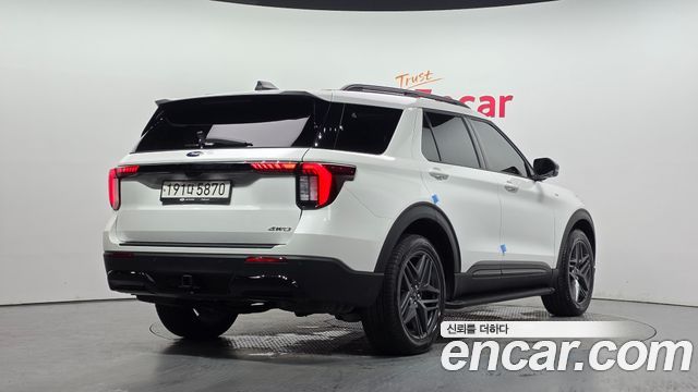 Ford Explorer 6-го поколения 2.3 ST-Line 4WD - фото 1