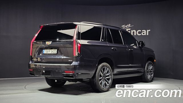 Cadillac Escalade 5-го поколения 6.2 Sports Platinum - фото 1