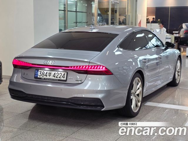 Audi A7 55 TFSI e Quattro Premium - фото 1