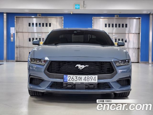 Ford Mustang 7-го поколения 2.3 EcoBoost Premium Coupe - фото 2