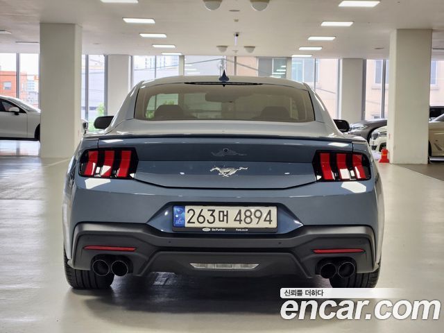 Ford Mustang 7-го поколения 2.3 EcoBoost Premium Coupe - фото 3