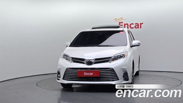 Toyota Sienna 3.5 AWD - фото 2