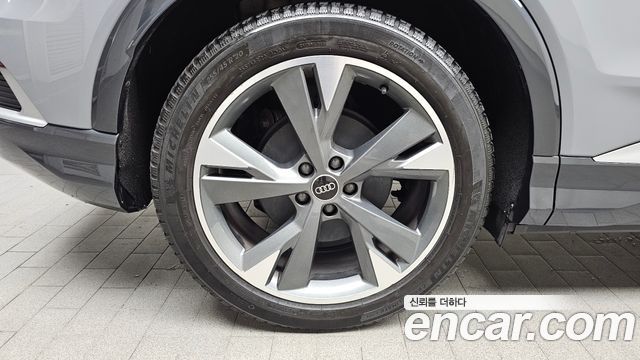 Audi Q4 e-Tron F4 40 Premium - фото 4