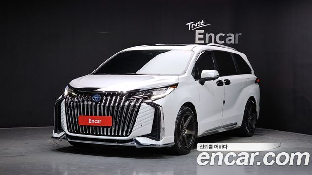 Toyota Sienna 4-го поколения 2.5 Hybrid AWD - фото 0