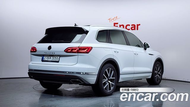 Volkswagen Touareg 3-го поколения 3.0 TDI Prestige - фото 1