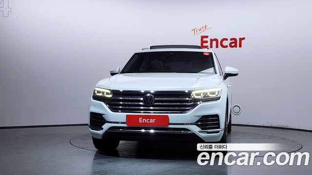 Volkswagen Touareg 3-го поколения 3.0 TDI Prestige - фото 2