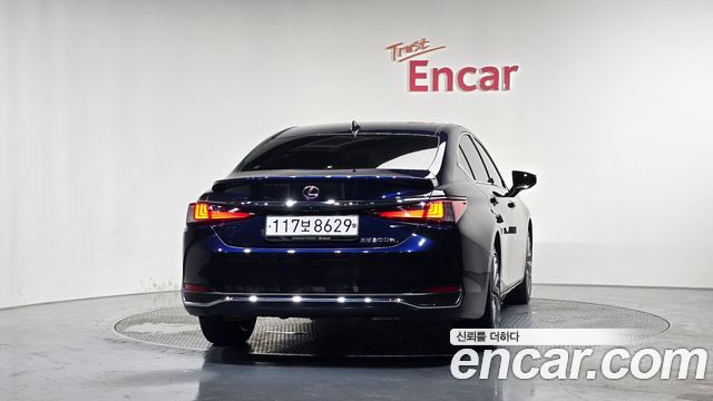 Lexus ES 300h 7-го поколения Luxury Plus - фото 3