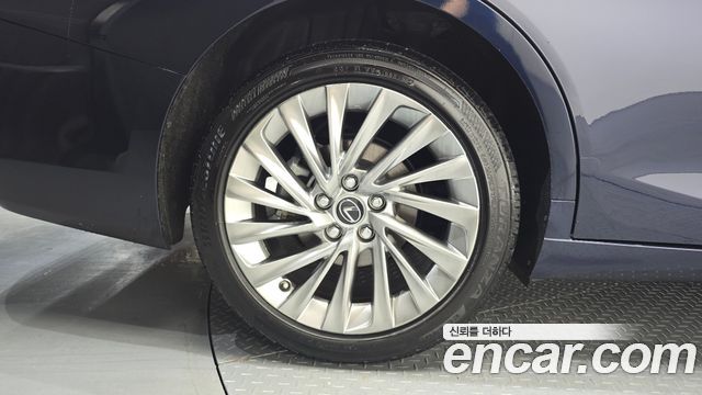 Lexus ES 300h 7-го поколения Luxury Plus - фото 4