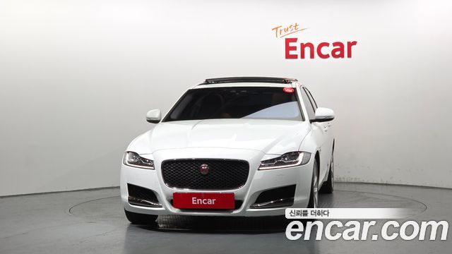 Jaguar XF X260 25t Portfolio - фото 2