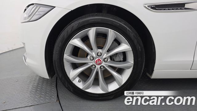 Jaguar XF X260 25t Portfolio - фото 4