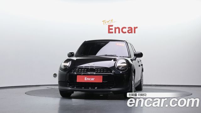 Mini Cooper C 4-го поколения 5Door Essential - фото 1