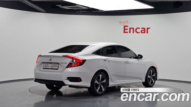 Honda Civic 2.0 10th - фото 1