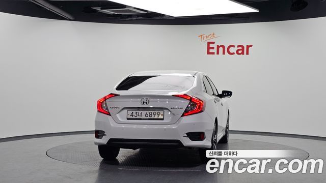 Honda Civic 2.0 10th - фото 3