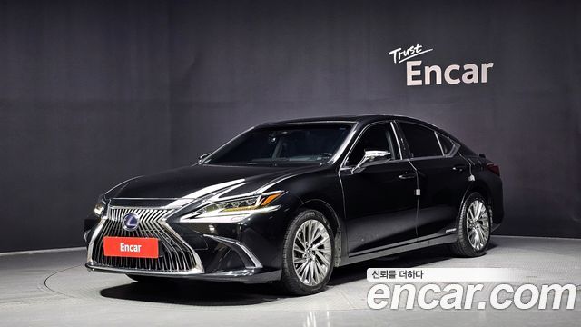 Lexus ES 300h 7-го поколения Executive - фото 0