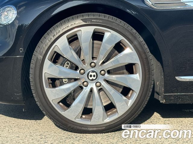 Bentley Flying Spur 3-го поколения 4.0 - фото 4