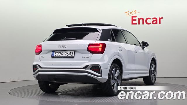 Audi Q2 35 TDI Premium - фото 1