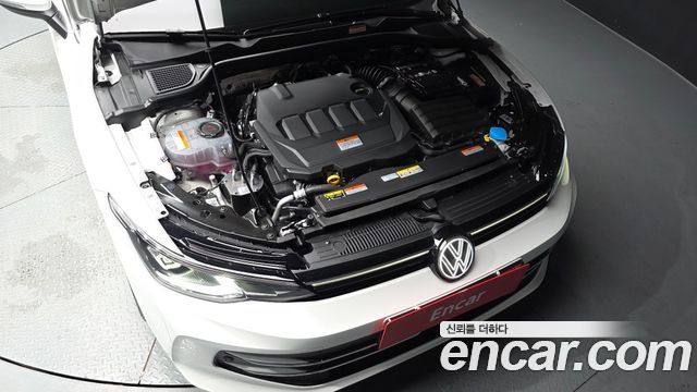 Volkswagen Golf 8-го поколения 2.0 TDI Prestige - фото 4