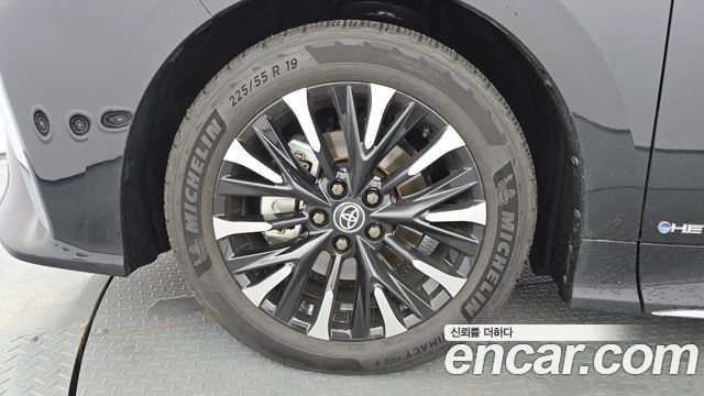 Toyota Alphard 4-го поколения 2.5 HEV Executive AWD - фото 4