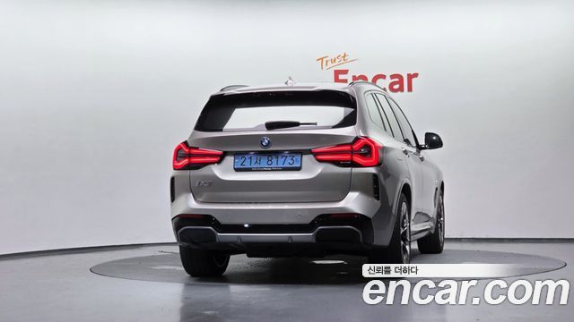 BMW iX3 M Sports - фото 3