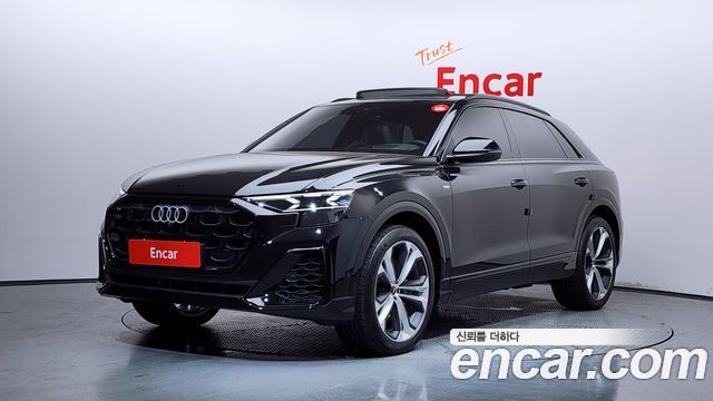 Audi Q8 55 TFSI Quattro Premium - фото 0
