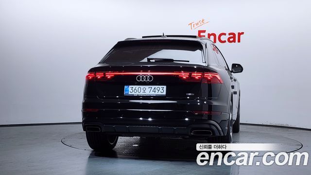 Audi Q8 55 TFSI Quattro Premium - фото 3