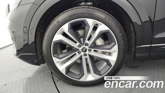 Audi Q8 55 TFSI Quattro Premium - фото 4
