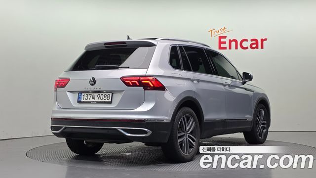 Volkswagen Tiguan 2-го поколения 2.0 TDI Prestige - фото 1