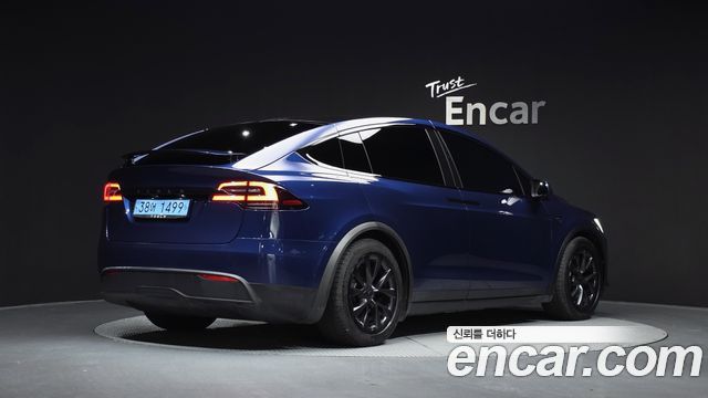 Tesla Model X AWD - фото 1