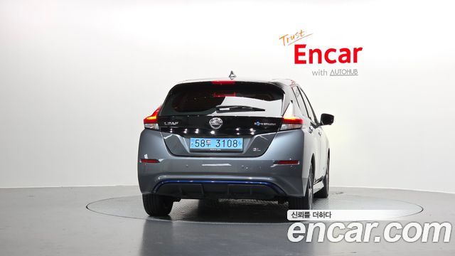 Nissan Leaf ZE1 EV SL - фото 2