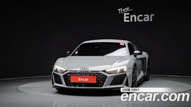 Audi R8 5.2 V10 Performance Coupe - фото 2