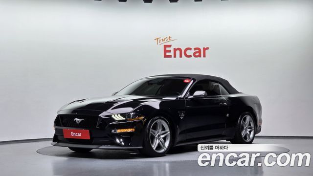 Ford Mustang GT Convertible - фото 0